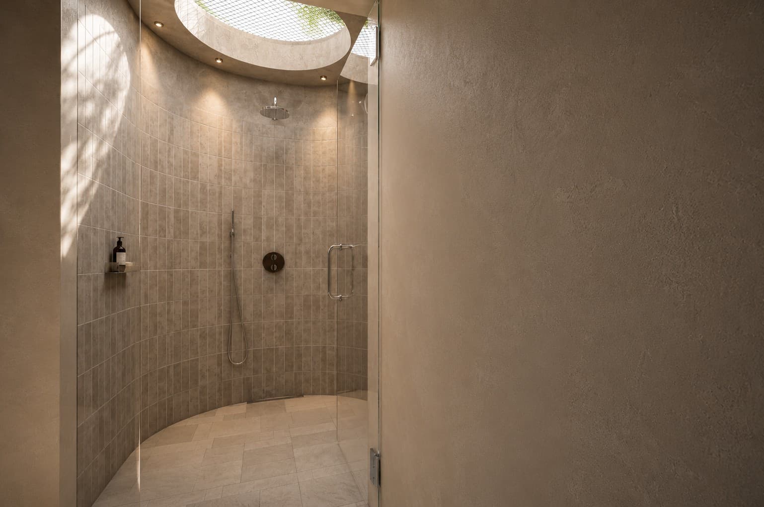Mori - 2BR Upstairs Shower