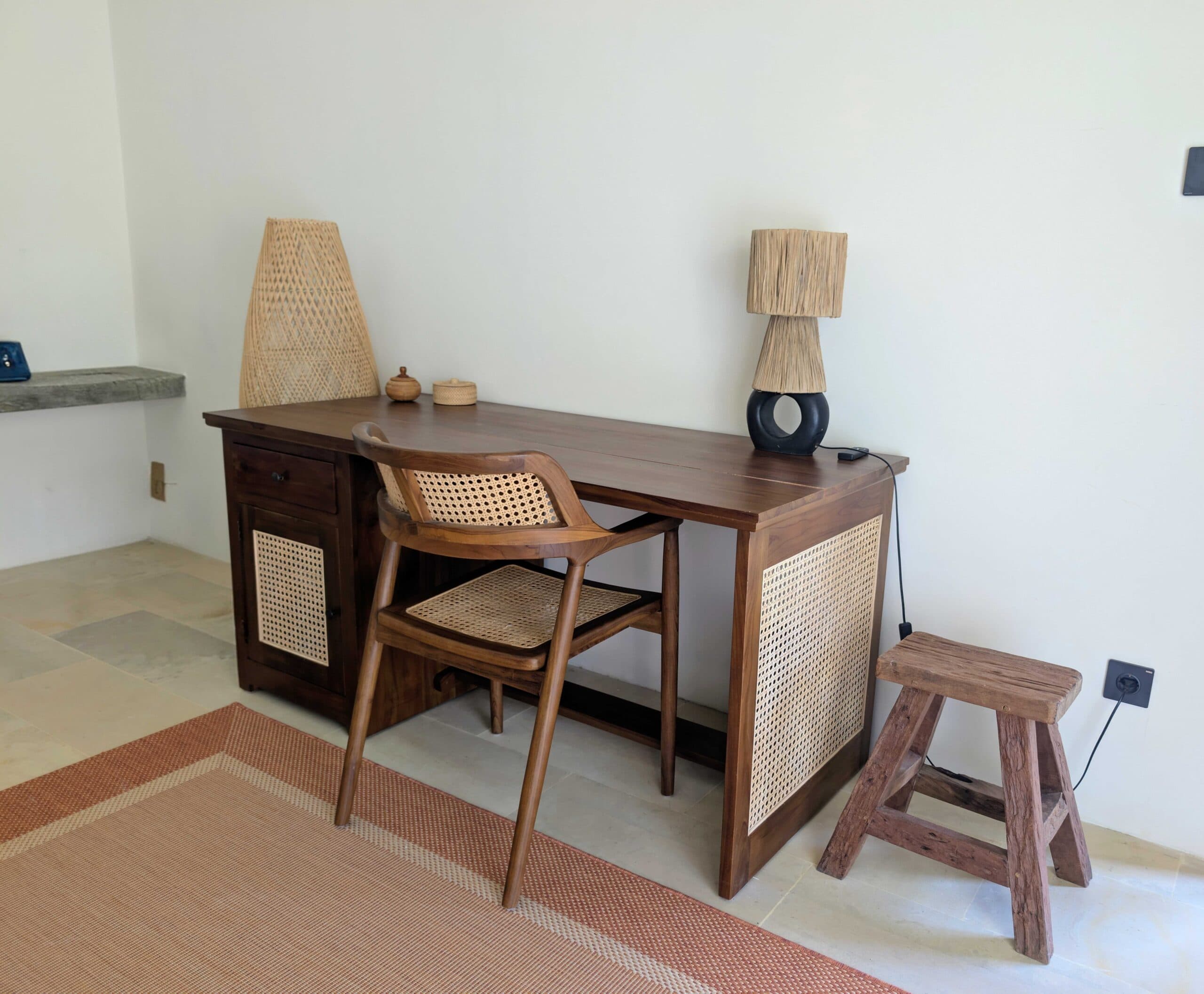 2BR Villa in Mong, Kuta - working desk