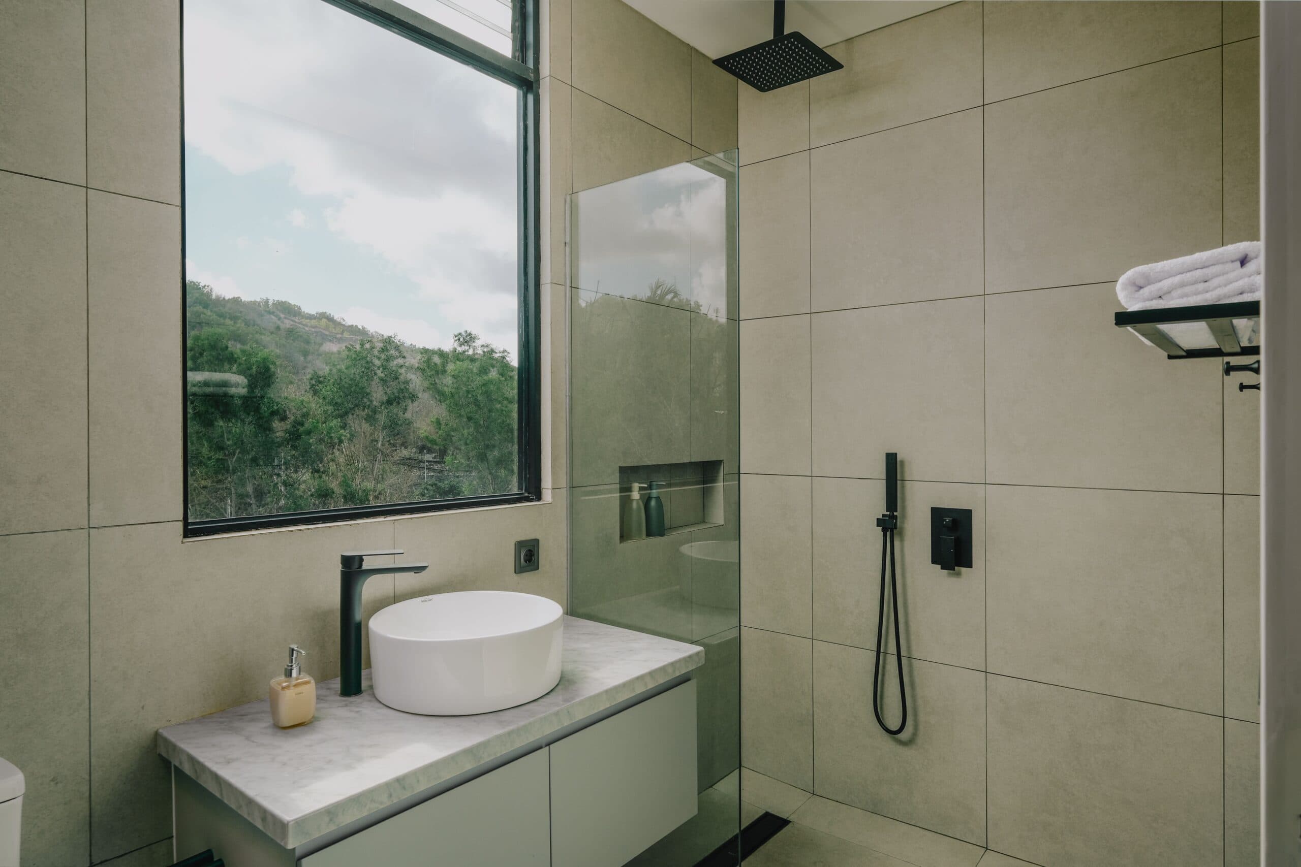 3BR Villa in Central Kuta - bathroom