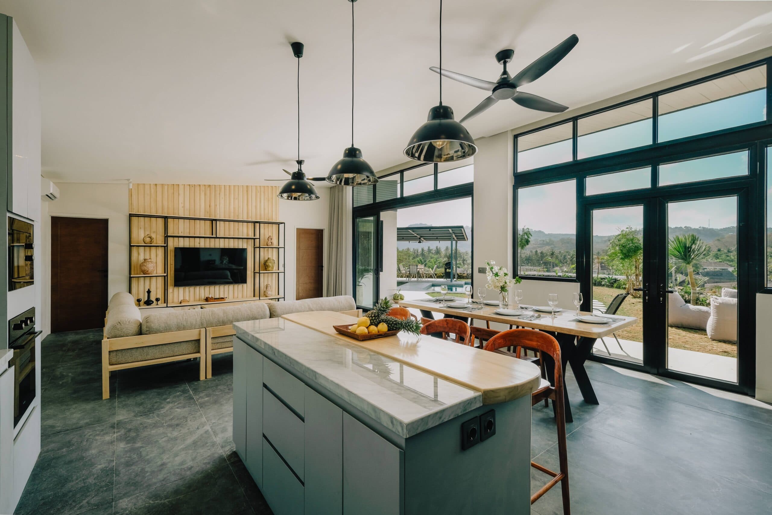 3BR Villa in Central Kuta - kitchen island