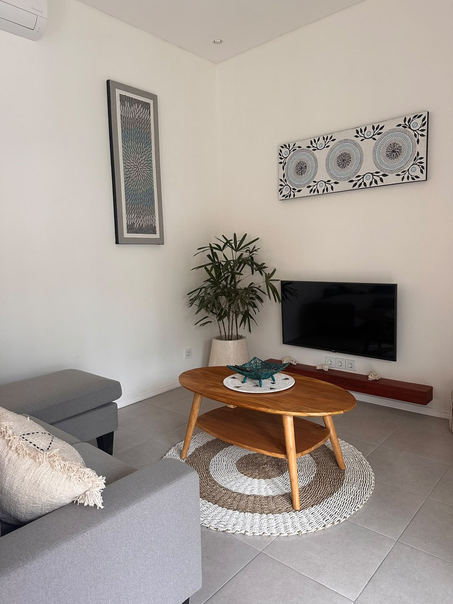 2BR Villa in Mong - TV