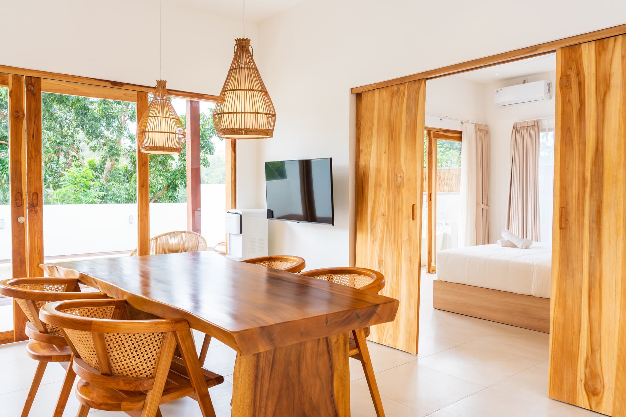 Dining area- Namu on The Hill villas 1 Bedroom